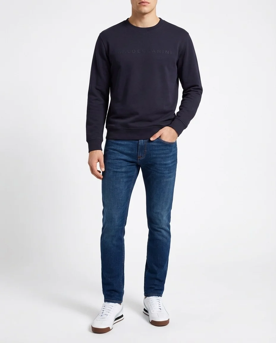 Вид спереди в полный рост