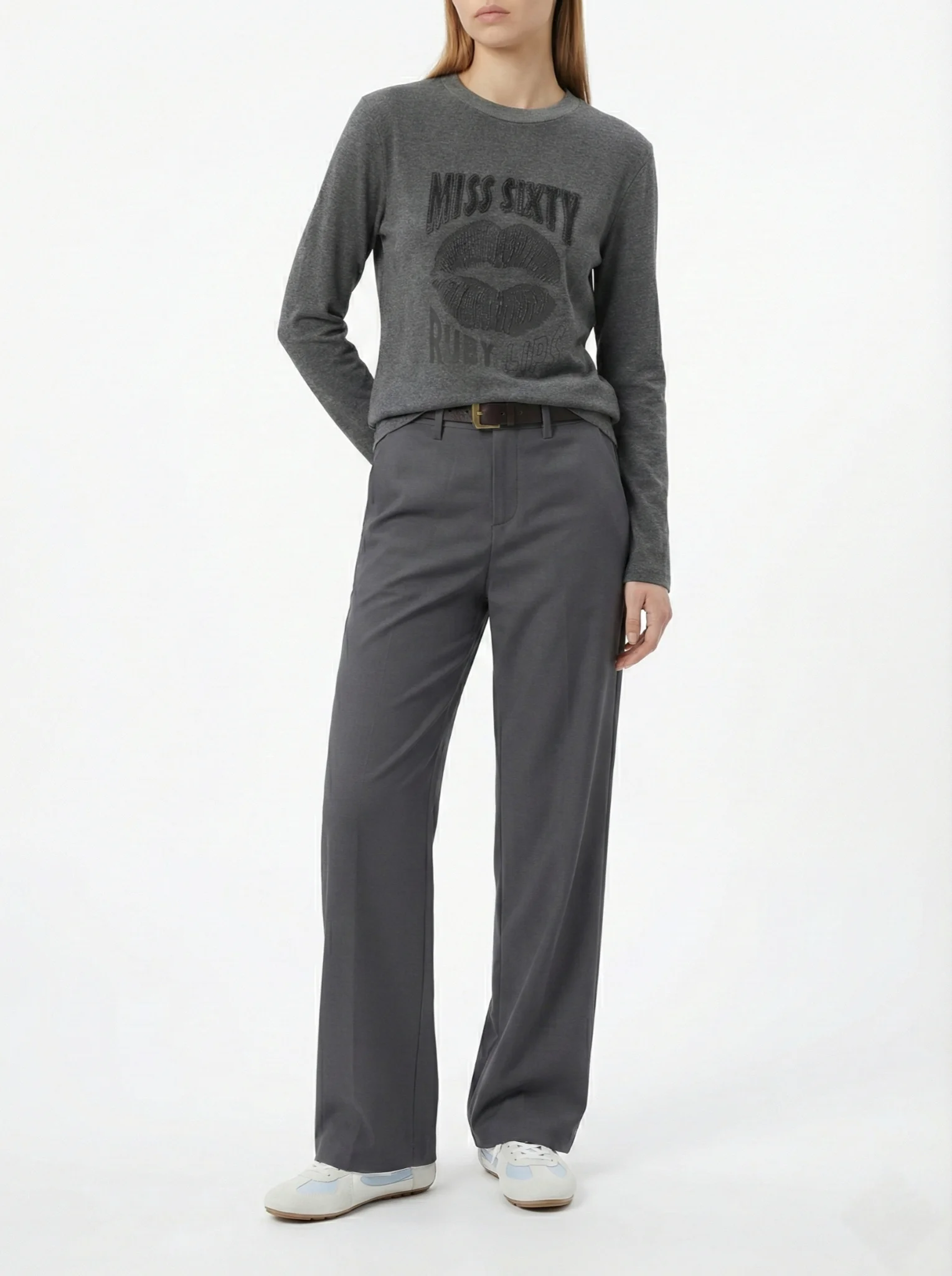 Тотал. Другая поза модели